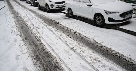 Nadciągają opady śniegu. Będzie sypać już niemal w całym kraju
