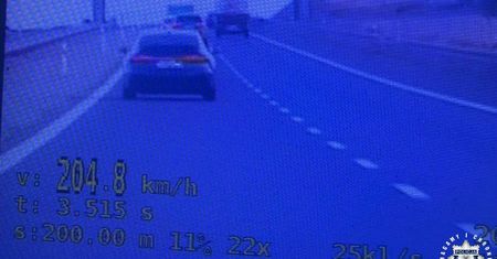 Pędził Audi 204 km/h ekspresową "siódemką". 28-latek dostał 2500 zł mandatu