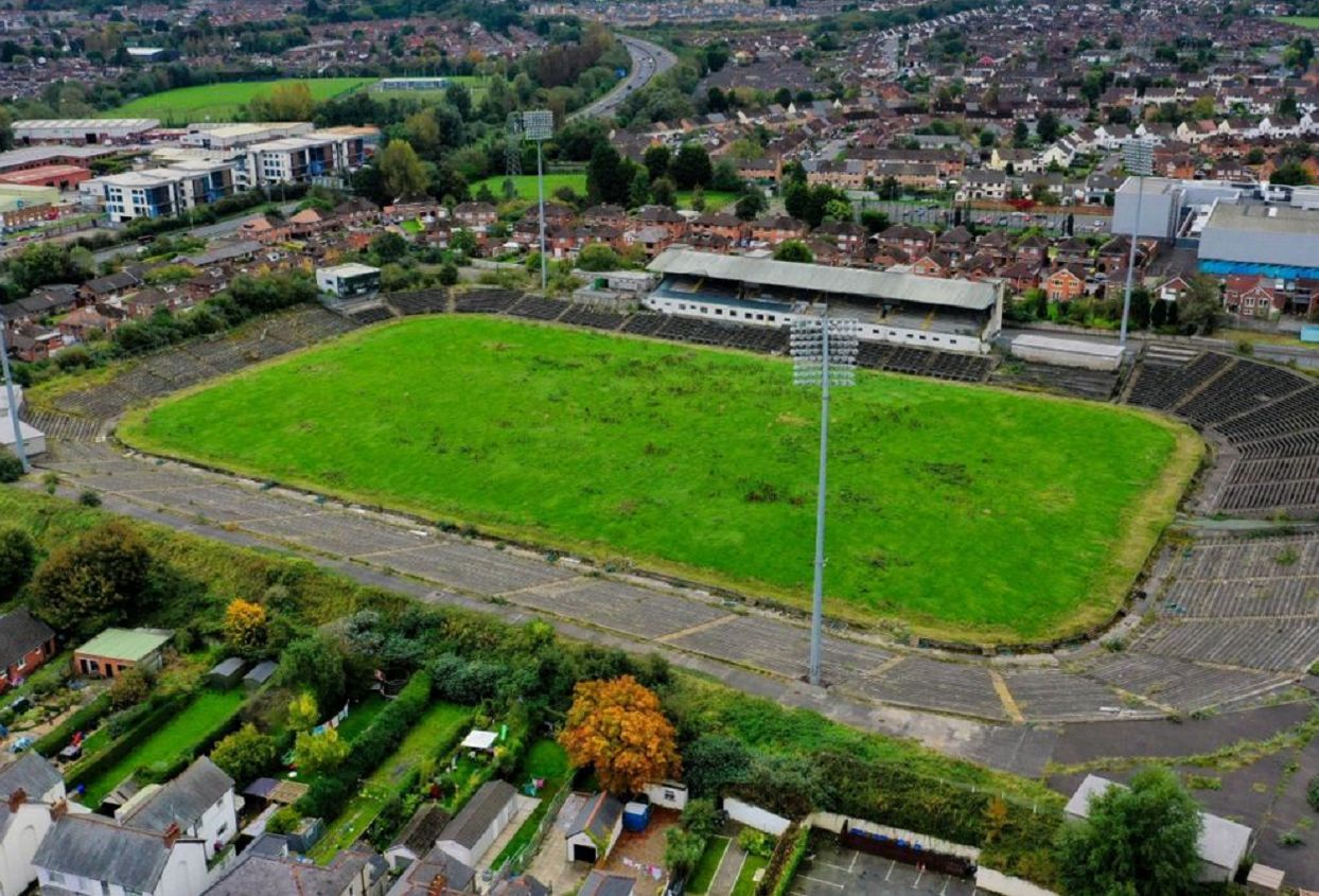 The English have a problem. Will there be no big stadium for the Euros?