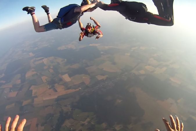 Film dnia. GoPro spada z wysokości 3000 metrów. Może zakręcić się w głowie! 1
