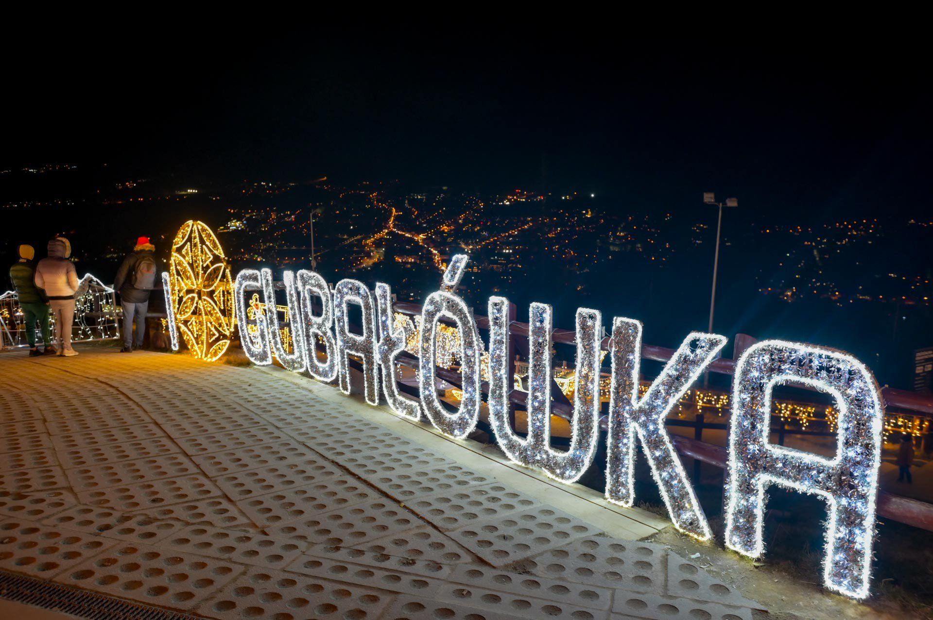 Podpowiadamy, gdzie w Polsce zaplanować Wigilię i Święta poza domem. W całym kraju czeka wiele atrakcji - to może być wasze najciekawsze Boże Narodzenie!