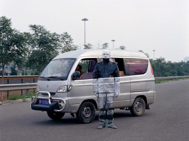 Liu Bolin - niewidzialny Chińczyk 12