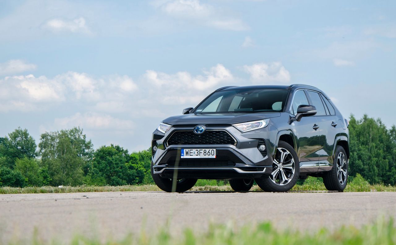 Test: Toyota RAV4 Plug-in Hybrid - nowy król hybryd z wtyczką