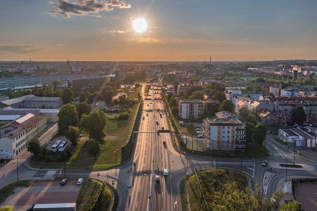Śląskie. Po wybudowaniu w Gliwicach DTŚ w śródmieściu zmniejszyła się ilość szkodliwego dwutlenku azotu w powietrzu.