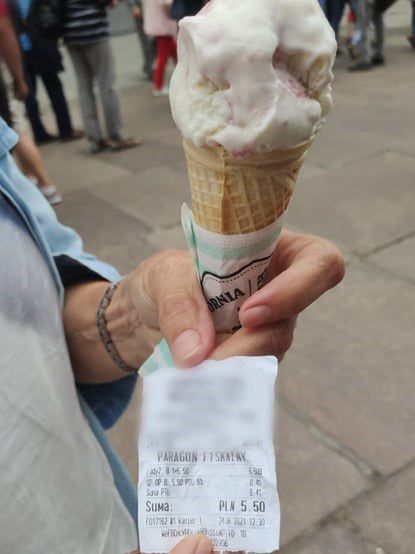 Turystka pokazała paragon - za gałkę lodów zapłaciła 5,50 zł. 