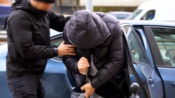 Wybił szybę w aucie i ukradł biżuterię za milion euro. Zapadł wyrok