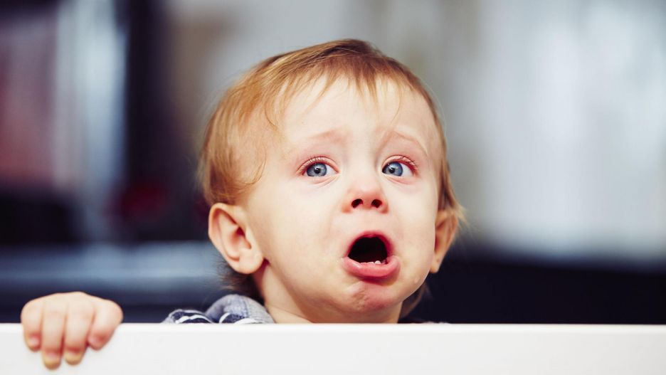 Daj się dziecku wypłakać. Kontrowersyjne zalecenie ekspertów