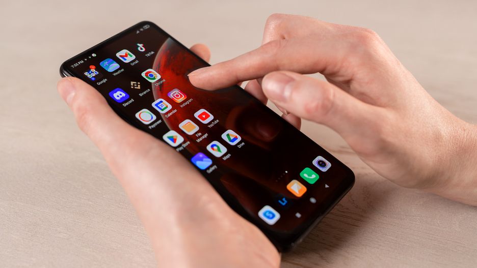 Telefon - aplikacje na ekranie głównym.