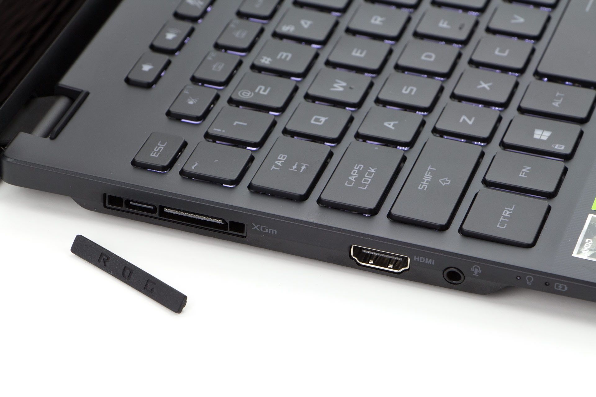 ASUS ROG Flow X13 - porty po lewej
