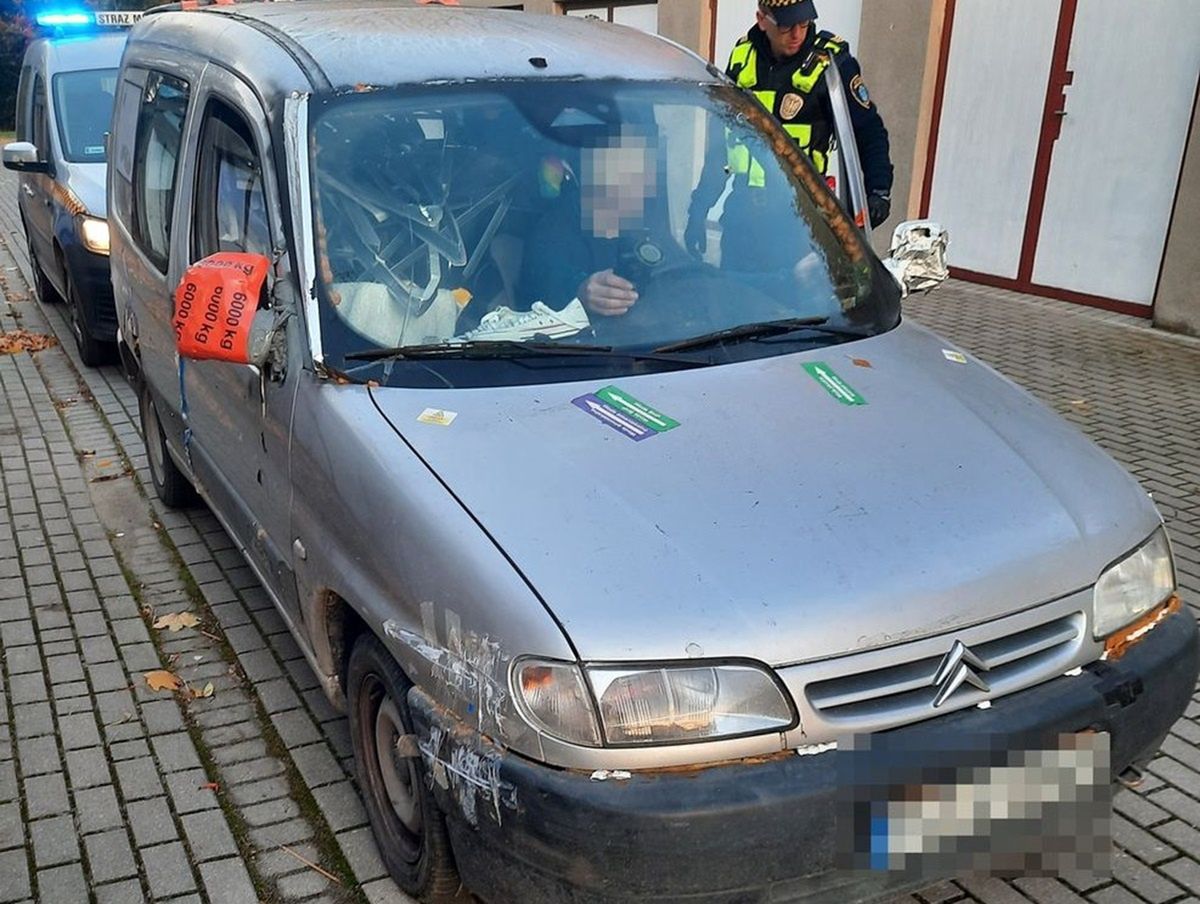 Strażnicy nie dowierzali. Kierowca szykował się do jazdy