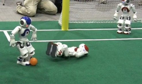 RoboCup, czyli roboty grają w piłkę nożną! (wideo)
