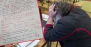 "Wykończyli mi dziecko". Pokazała sprawdzian ucznia z dysleksją