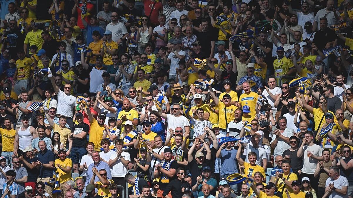 Kibice Motoru na stadionie Arena Lublin