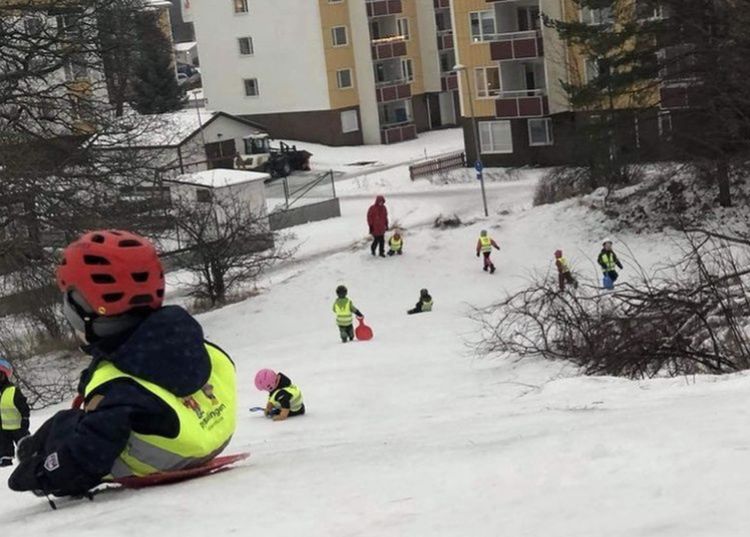 Wychowują dzieci w Szwecji. "System jest dostosowany tak, aby nie wiązało się to z kosztami"