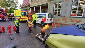 Noc Muzeów w Pruszczu Gdańskim przyciągnęła tłumy. Były pokazy, warsztaty i wyjątkowe samochody