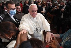 Papież przemówił do migrantów. Potępił ustawianie "drutów kolczastych"