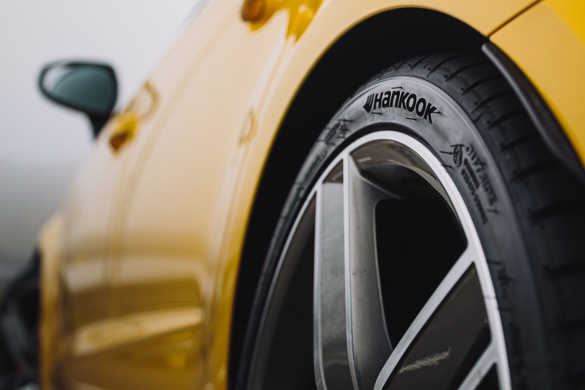 Marka Hankook jest świetnym przykładem tego, że "klasa średnia" może wygrywać z "klasą premium". Podobnie jest z takimi producentami jak Nexen, Kumho czy Kleber