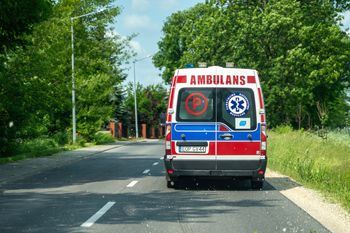 Wędkarz wpadł do wody niedaleko Radziejowa. Mimo długiej reanimacji, nie przeżył