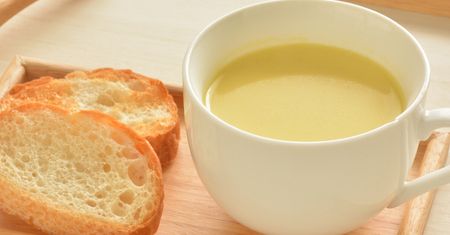 Kiedy nie mam czasu na gotowanie, robię szybką zupę. Smaczniejsza od żurku czy pomidorowej