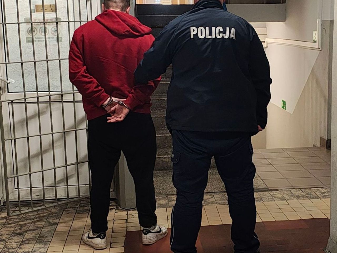 Wieluń: Policjanci dostali informację o transporcie narkotyków. Zatrzymali 36-latka i dotarli do jego kolegi