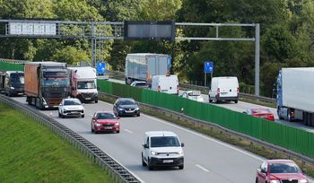 Nowa "pułapka" na A4. Hamowanie przed znakiem nic nie da