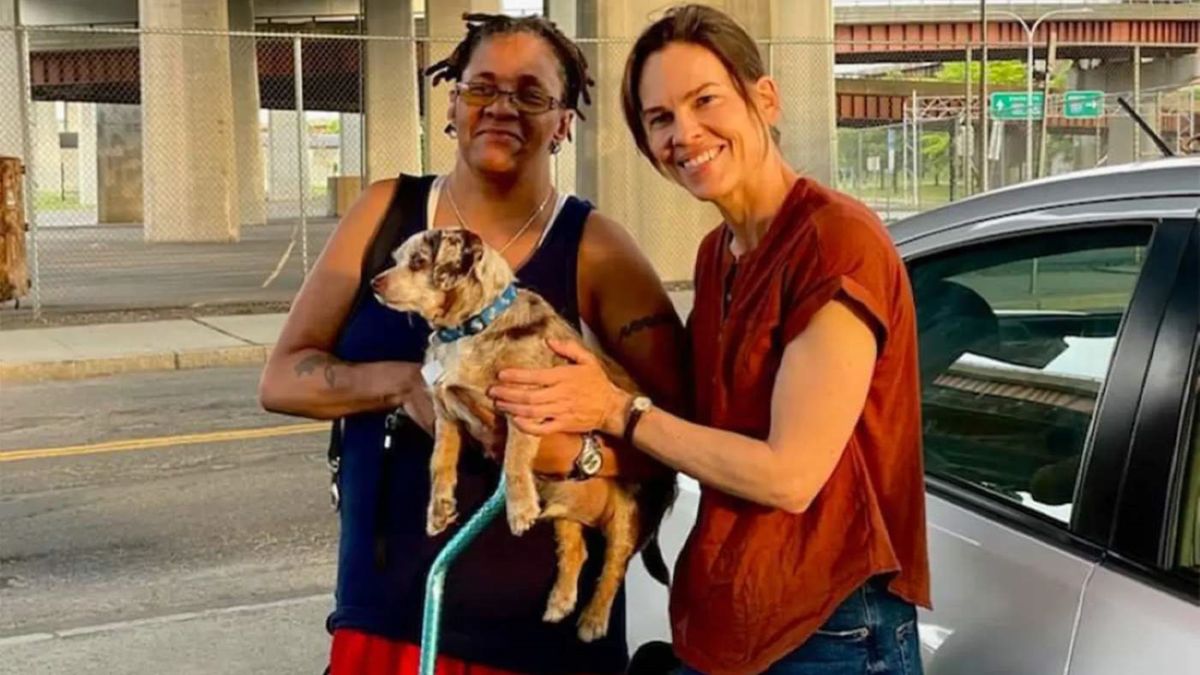 Chelsea Blackwell poszukiwała swojego 15-letniego jamnika. Nigdy nie wpadłaby na to, że pomoże jej... zdobywczyni Oscara! 