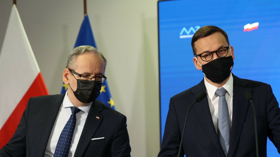 Konferencja rz?dowa w Ministerstwie Zdrowia30.07.2021 Warszawa Konferencja premiera Mateusza Morawieckiego, ministra zdrowia Adama Niedzielskiego oraz ministra szefa kancelarii Michala Dworczyka  fot Jacek Dominski/REPORTER
n/z: Adam Niedzielski, Mateusz MorawieckiJacek Dominski/REPORTER