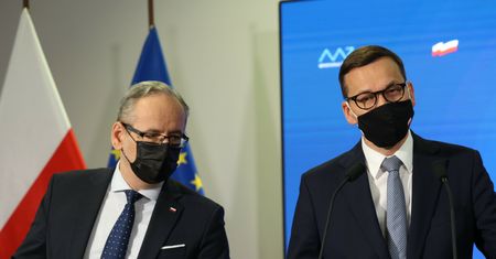Kolejna odsłona afery mailowej. Ujawniono rozmowę Morawiecki-Niedzielski
