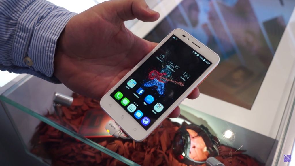 Alcatel Go Play - niedrogi i odporny telefon dla młodych [wideo] 1
