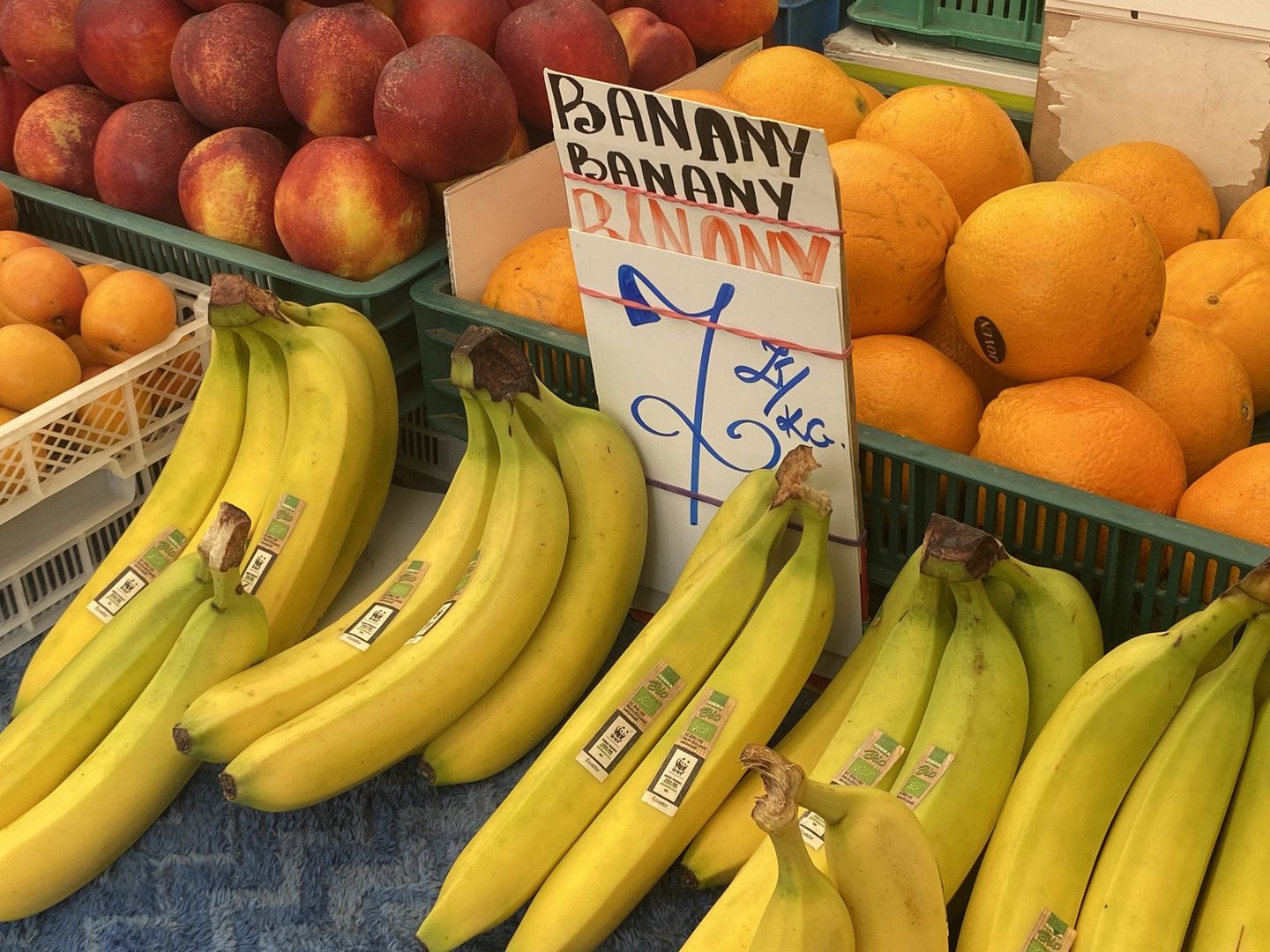 Warzywa i owoce na bazarach w Kielcach