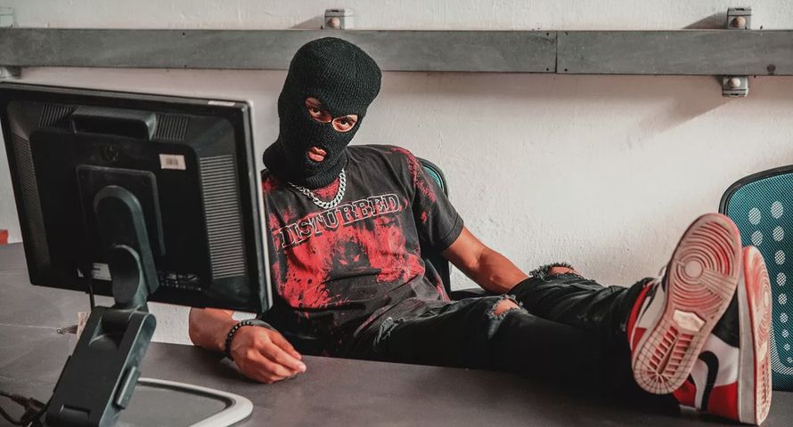 Vishing: oszustwo korzystające z AI