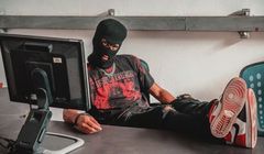 Vishing: oszustwo korzystające z AI