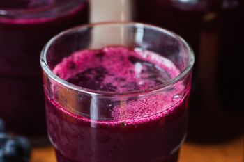 Ostatni dzwonek na zbiory. Sok z tych owoców zmniejsza ryzyko nowotworów