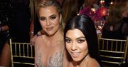 Khloe Kardashian słodzi Kourtney z okazji 44. urodzin. Wrzuciła MNÓSTWO zdjęć. Widać, jak zmieniały się ich twarze