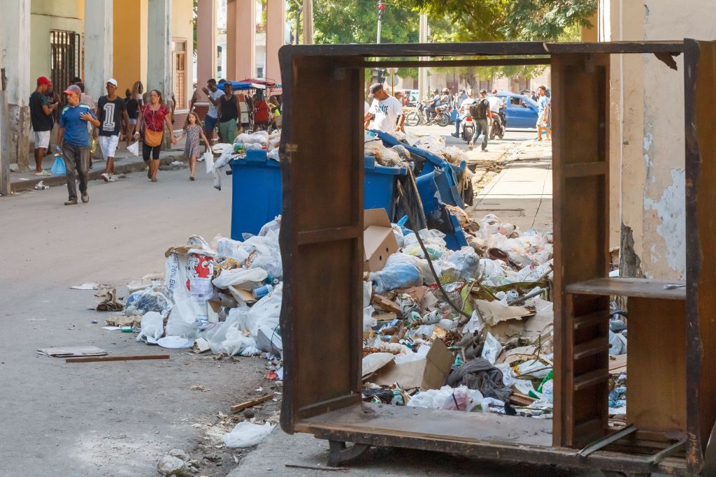 Rajska wyspa zasypana jest śmieciami 