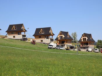 Zakopane: Postawił nielegalnie pięć domków. Sąd nakazał rozbiórkę