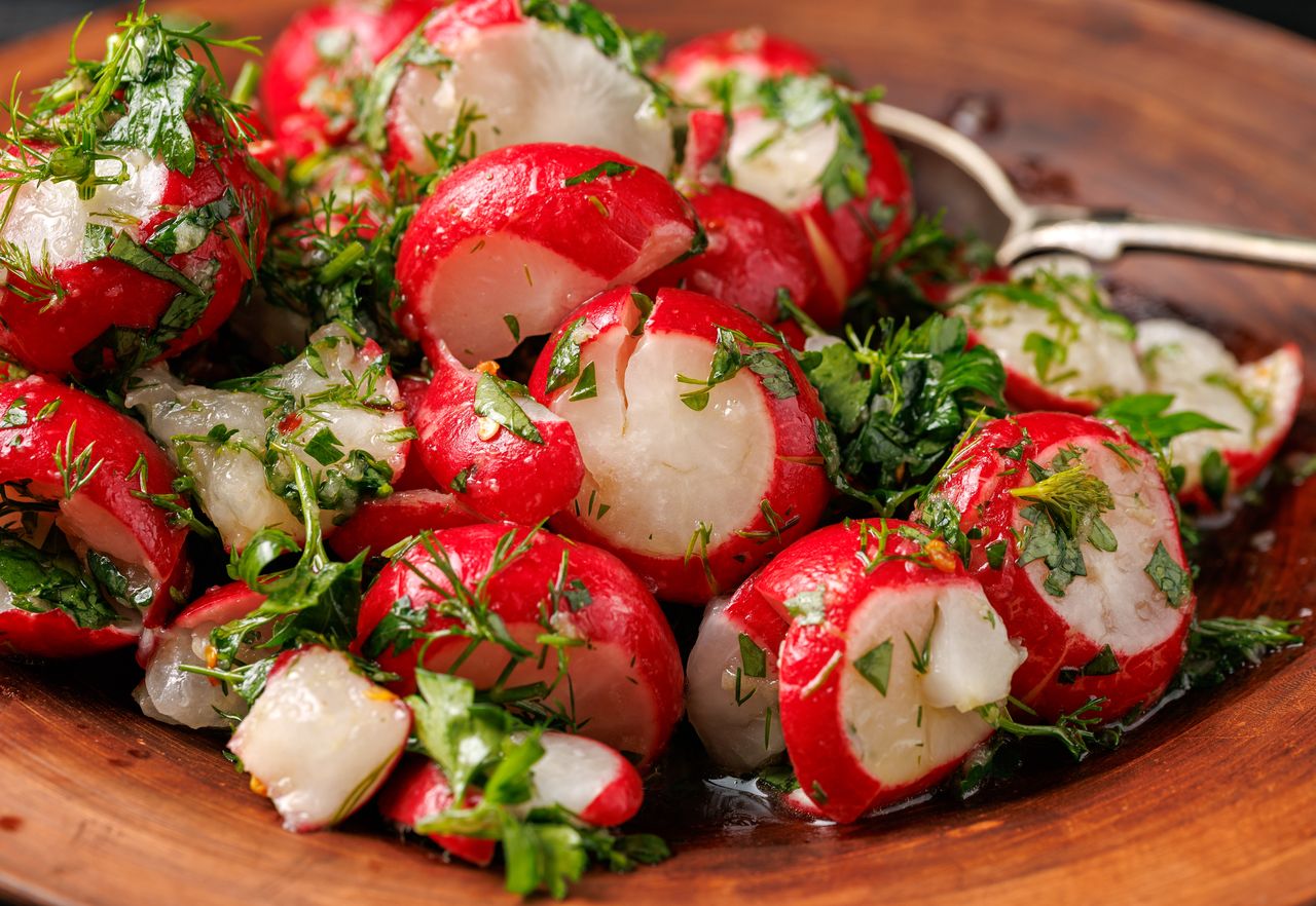 Narzeczony pytał, co to za nowość, a potem zjadł całą miskę. Surówka lepsza od mizerii