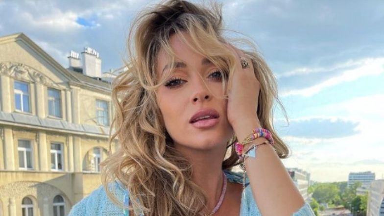 Marcelina Zawadzka wygina się na warszawskim balkonie