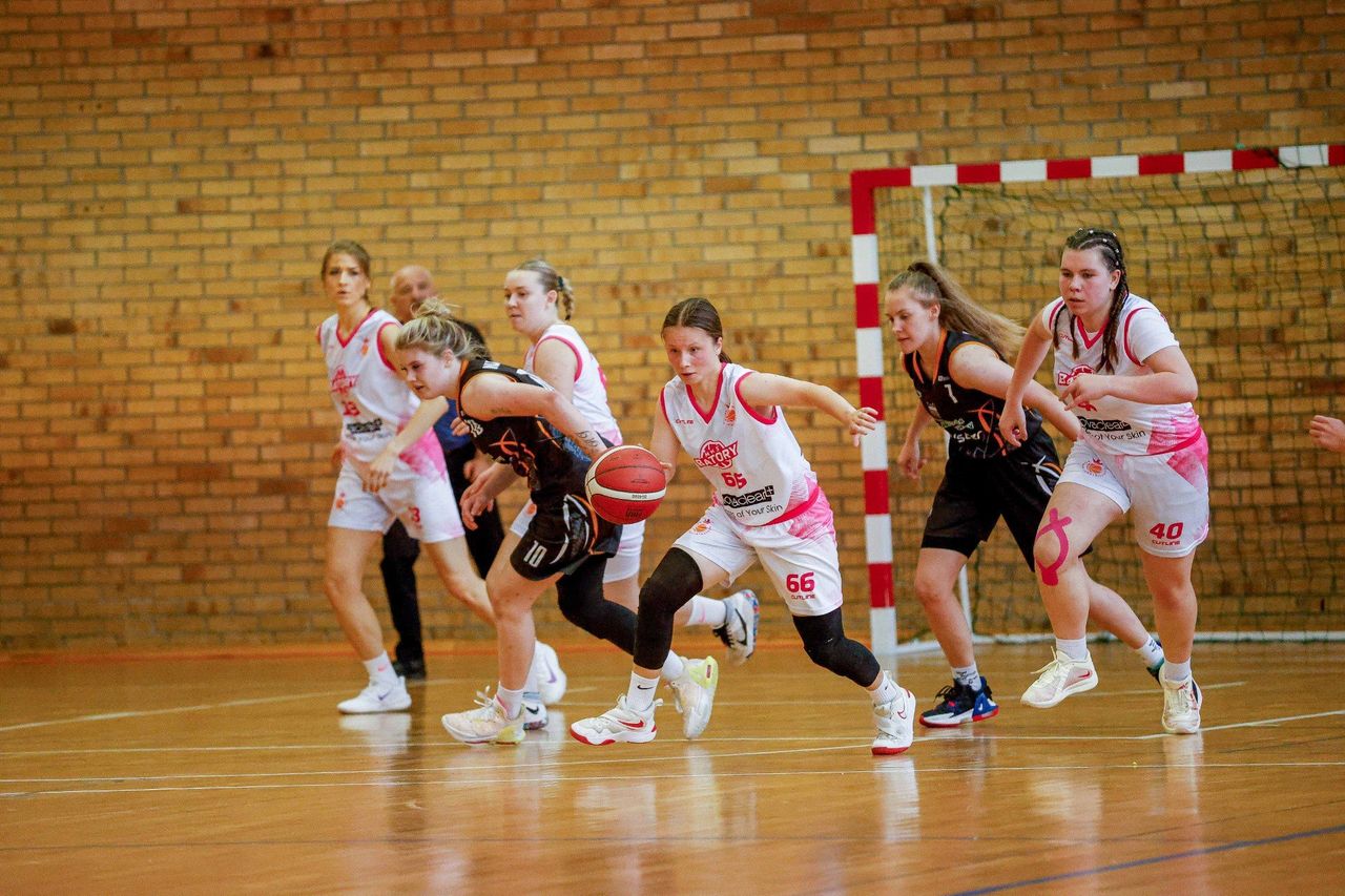II liga koszykarek. Novaclear Batory Białystok - Dwójka Nidzica 71:42