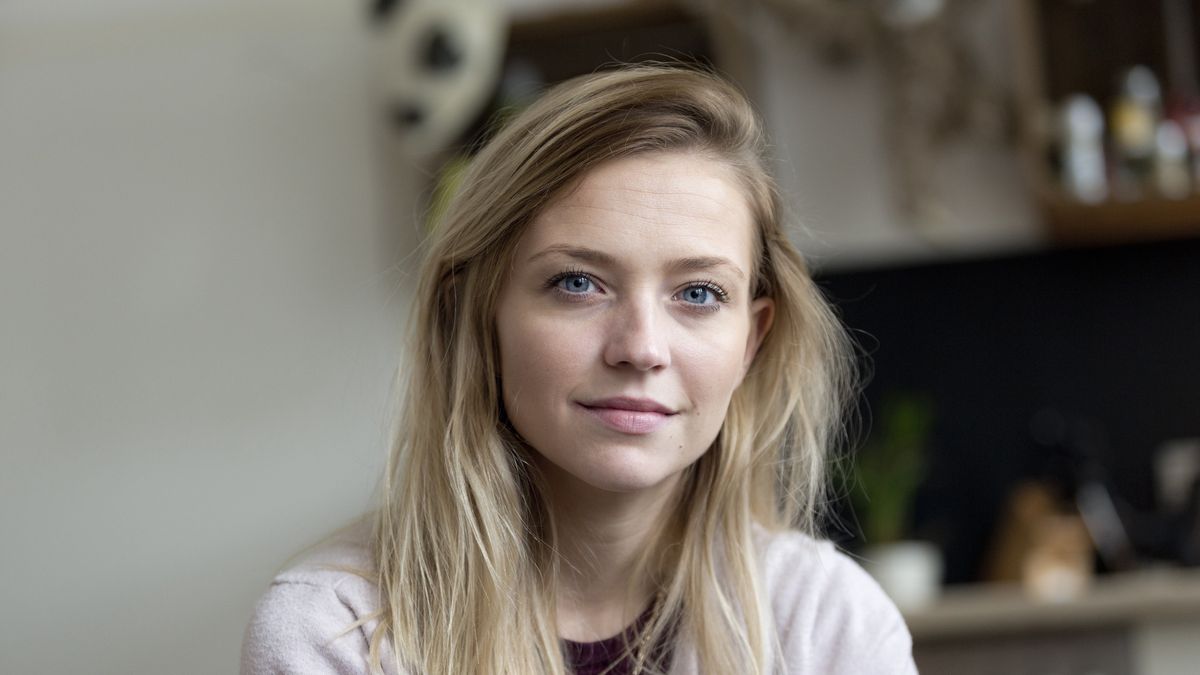 Portrait of blond young woman with blue eyes at home
Westend61
20-30 years, adults, attractive, beautiful, blond, casual, caucasian, content, eye colour, head and shoulders, home, leisure, millennials, positive, relaxed, woman, young adults