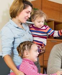 Urlop wychowawczy. PO chce wyższego dodatku przy większej liczbie dzieci