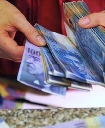 Frankowicze przeciwko mBank. UOKiK: umowa o kredyt CHF może być nieważna