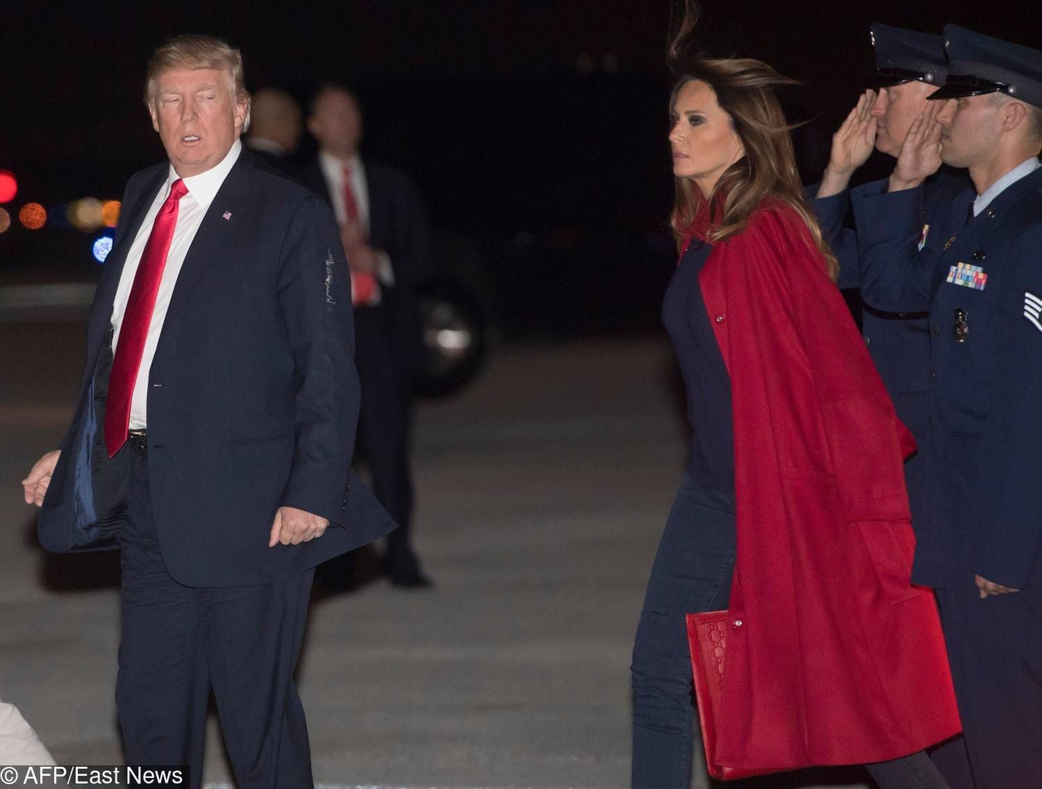 Melania Trump upokorzyła Donalda Trumpa na lotnisku