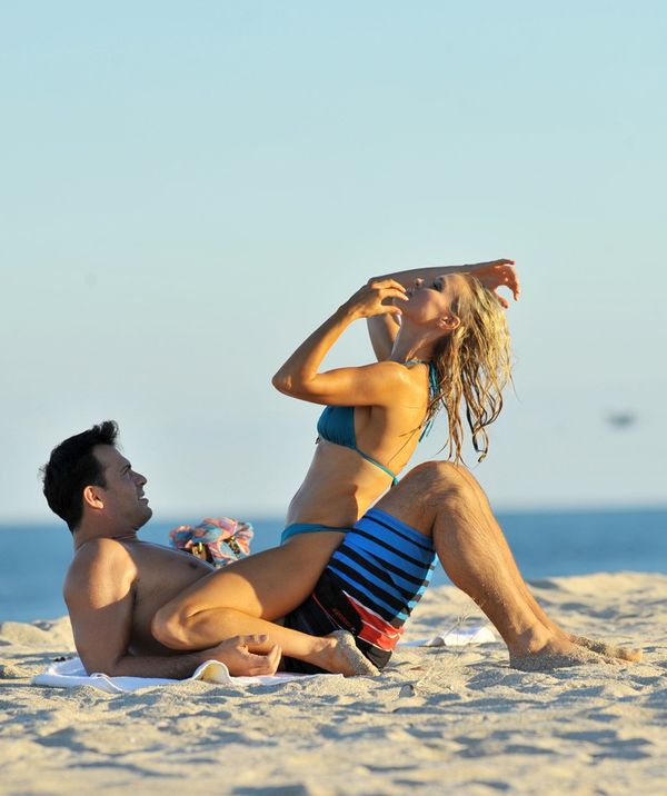 Joanna Krupa: Gorące igraszki na plaży z narzeczonym