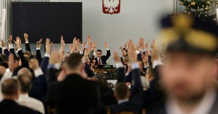 Burza w Sejmie odbije się na zaufaniu inwestorów? Eksperci: "potrzeba więcej, by wytrącić rynki z równowagi"