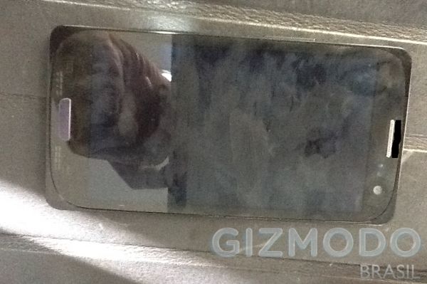 Kolejne zdjęcia - Samsung Galaxy S III w przebraniu?