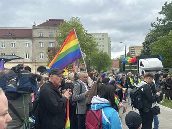 Uniwersytet Łódzki z tęczową flagą. „Jesteśmy otwarci, bezpieczni i różnorodni”