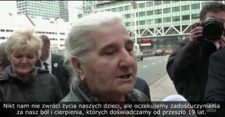 Wdowy ze Srebrenicy pozywają holenderski rząd.
