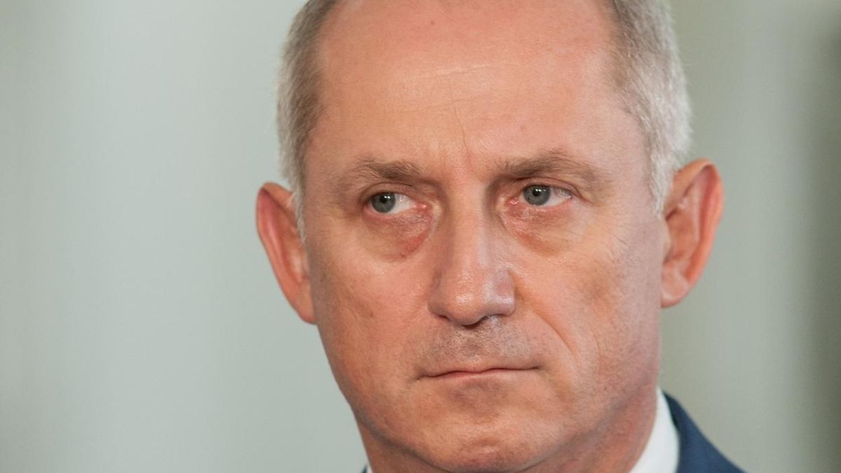 Sławomir Neumann jest dla mediów narodowych bezlitosny.