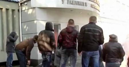 Zamieszki na wschodzie Ukrainy. Premier oskarża
